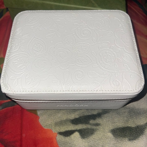 Pandora jewelry box - Picture 1 of 8